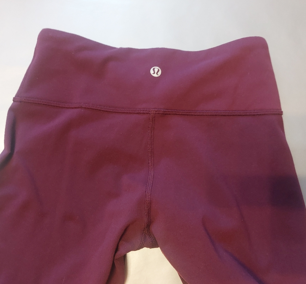 Lululemon Women's leggings SIZE 2 - Picture 12 of 12